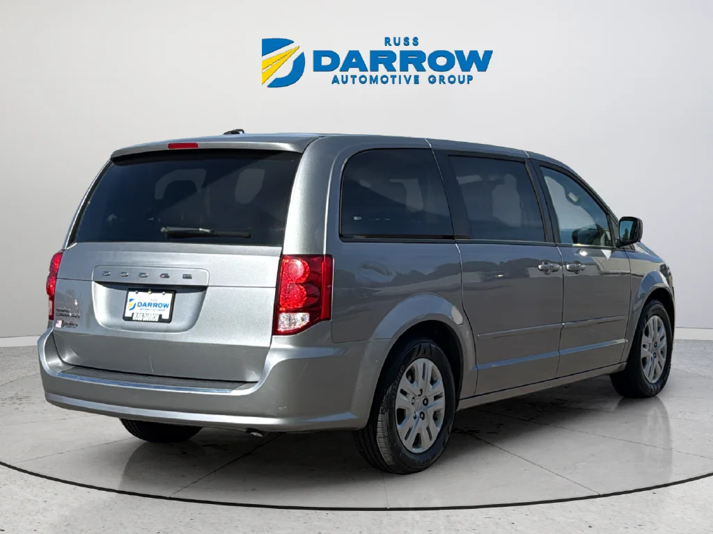 Used 2015 Silver Dodge SE image 5
