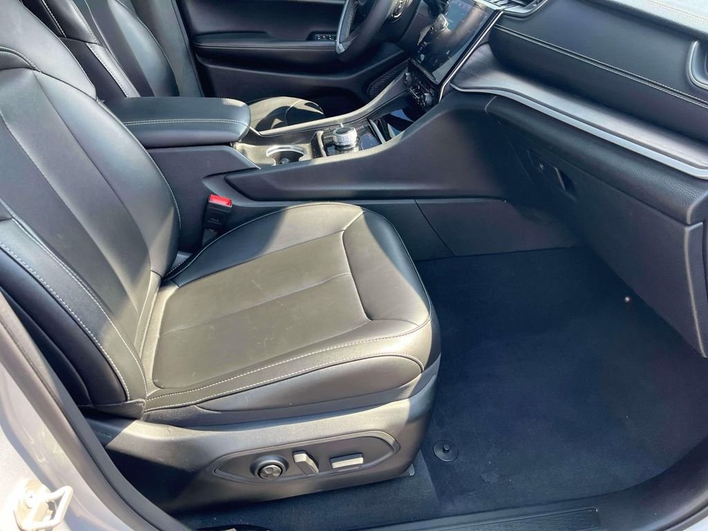 Used 2024 Silver Jeep Limited image 16