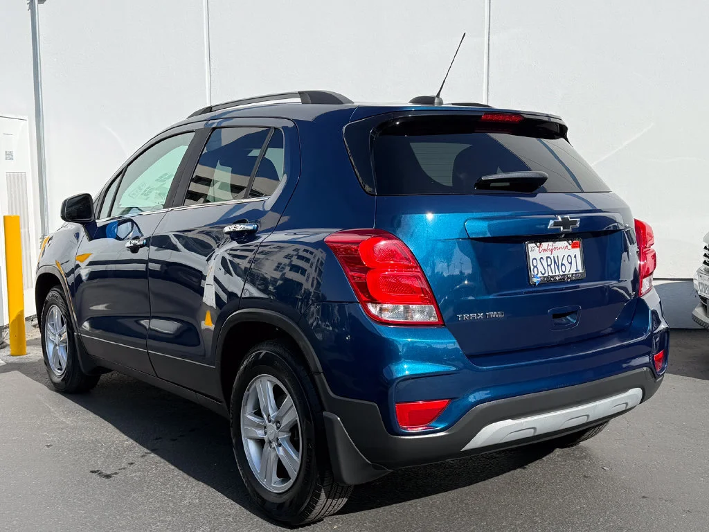 Used 2020 PACIFIC BLUE METALLIC Chevrolet LT image 9