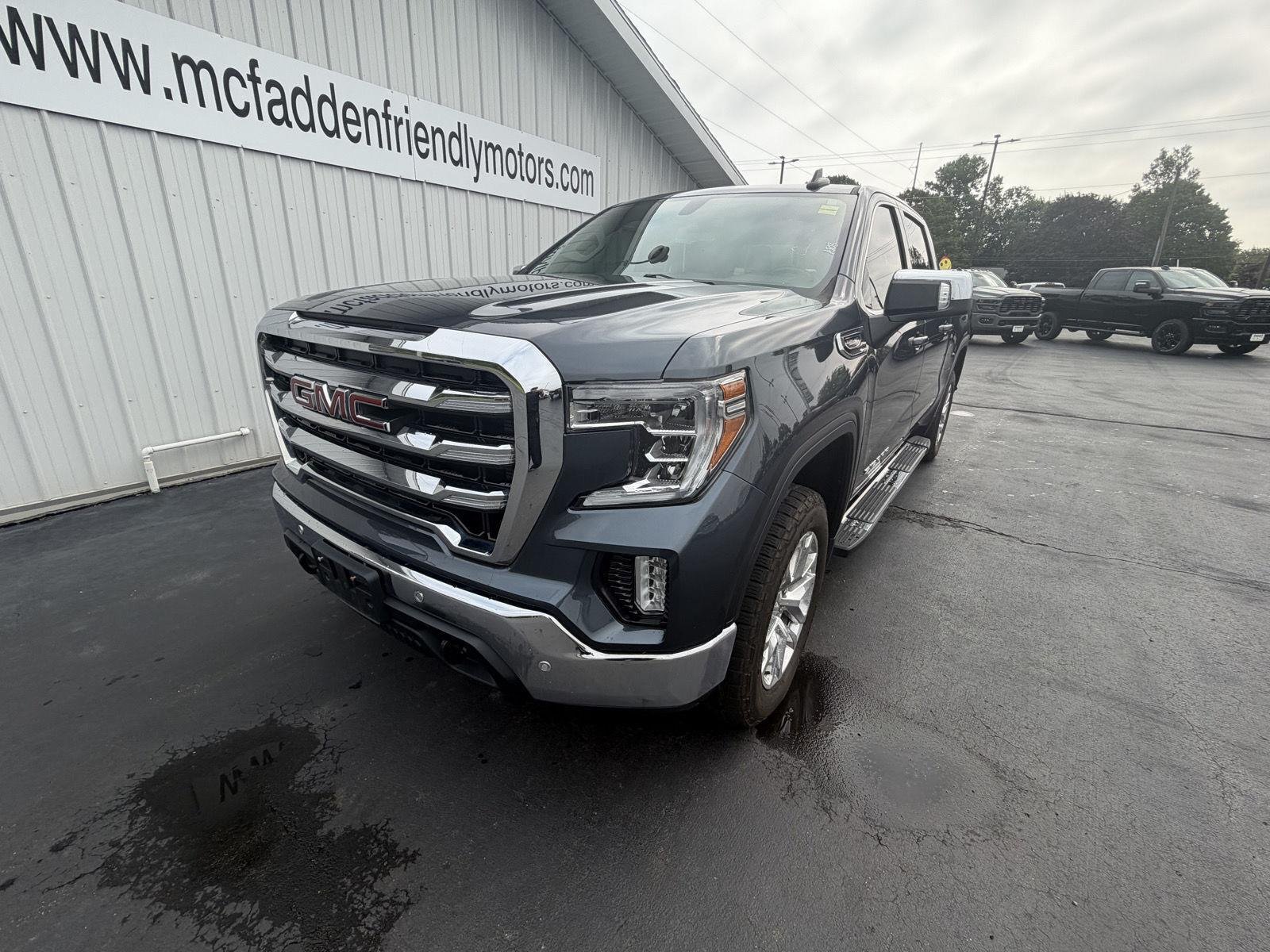 Used 2019 Dark Sky Metallic GMC SLE image 7