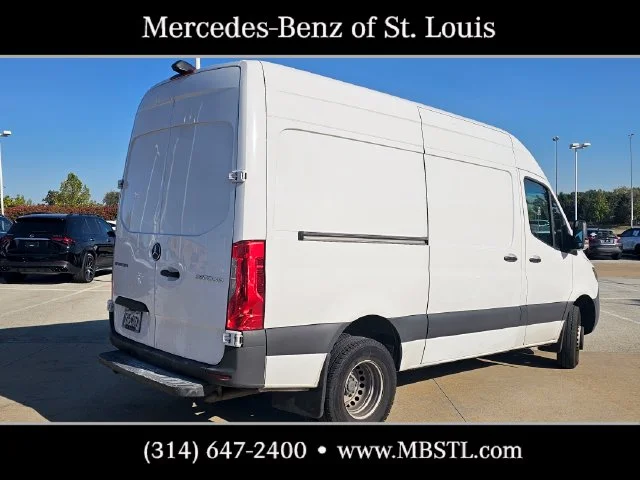 Used 2021 White Mercedes-Benz Crew 144 in. WB image 3