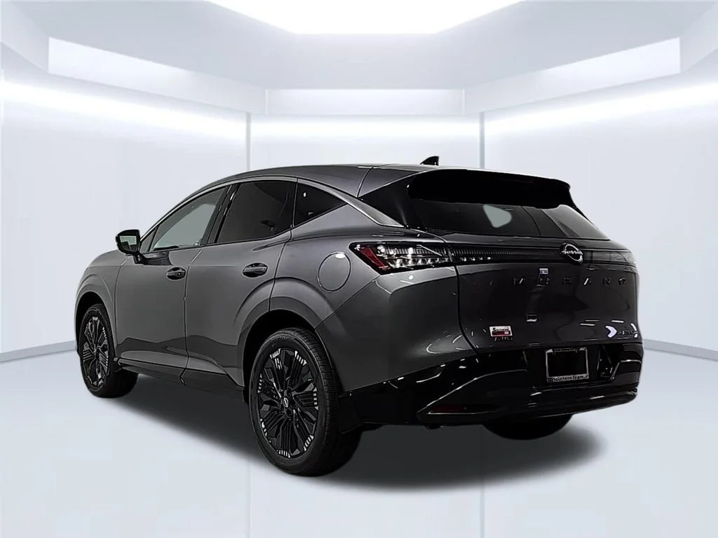 New 2026 Gun Metallic Nissan Platinum image 3