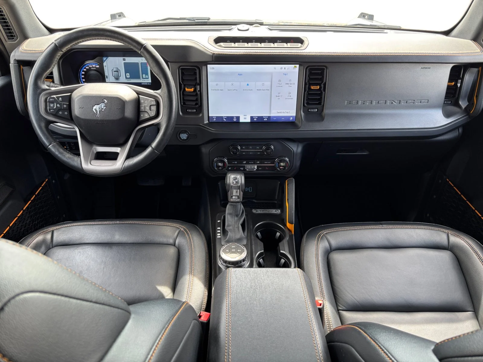 Used 2024 Gray Ford Badlands image 12
