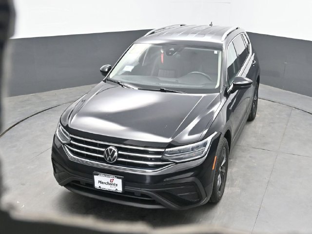 Used 2024 Black Volkswagen 2.0T SE image 33