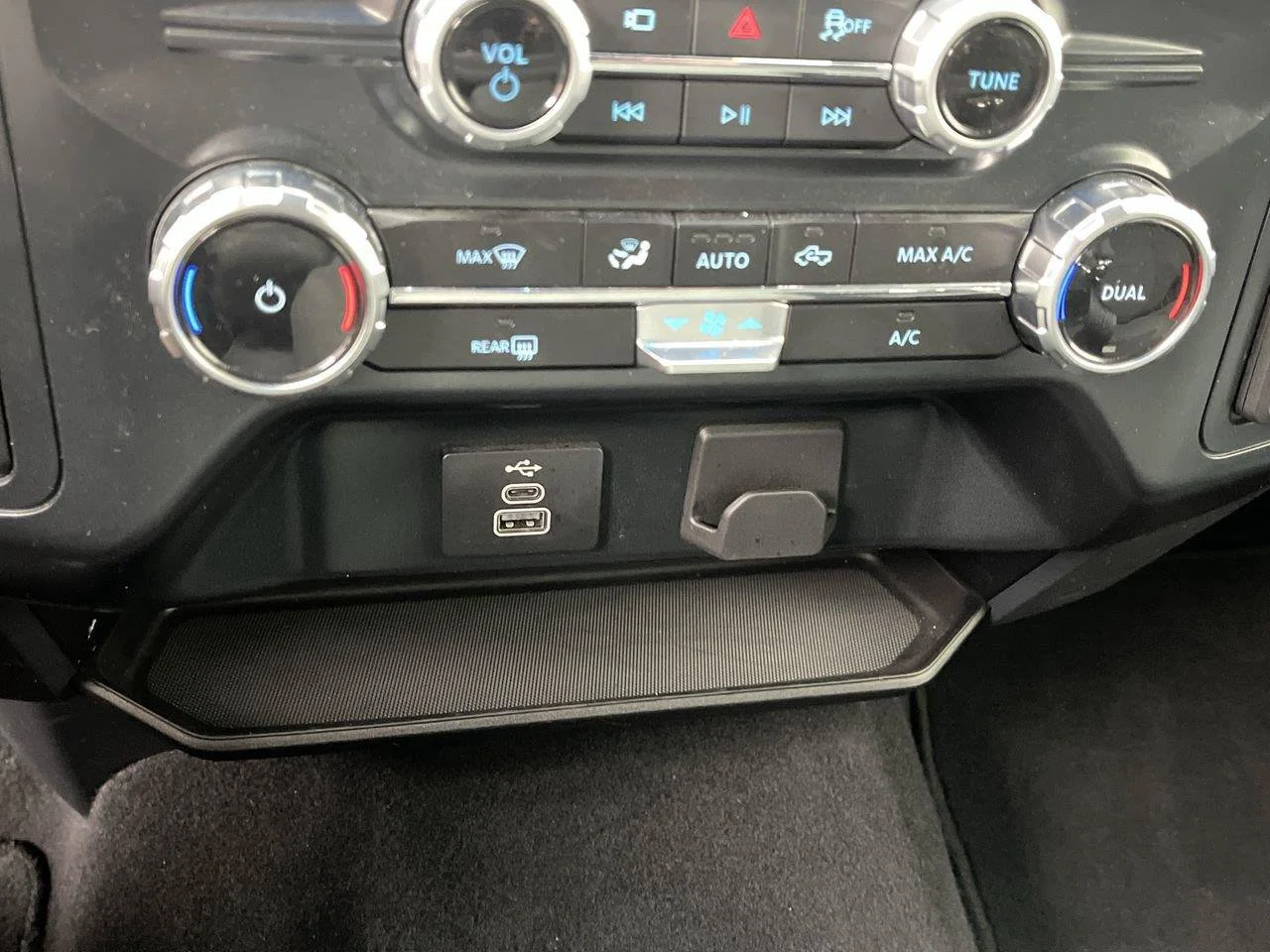Used 2025 White Ford XLT image 21