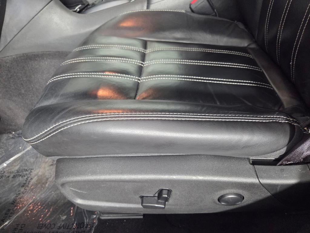 Used 2023 Silver Mist Clearcoat Chrysler 300S image 10