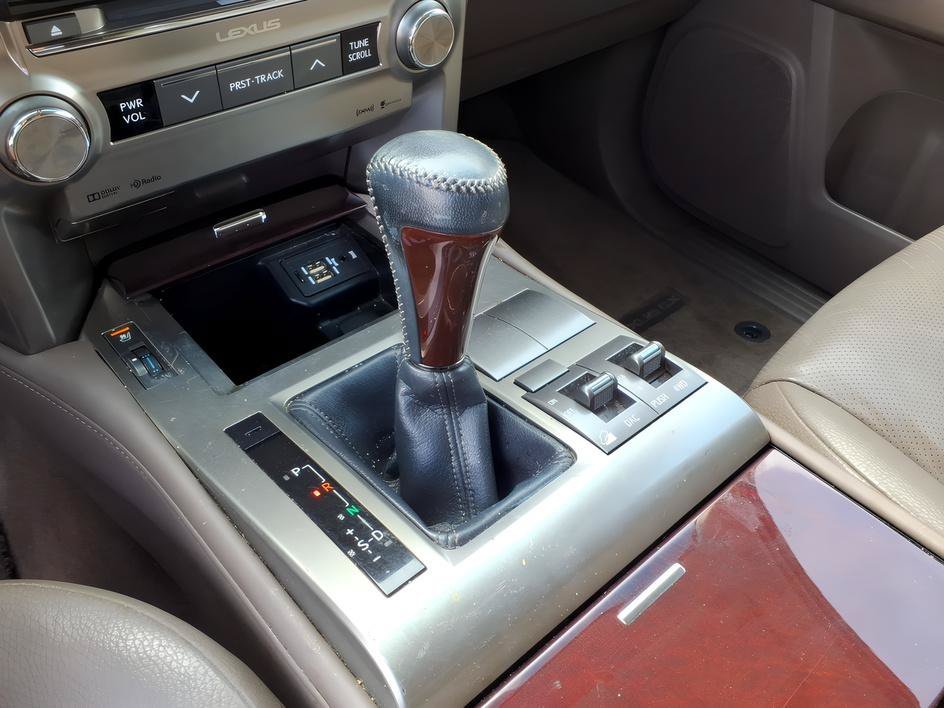 Used 2018 Starfire Pearl Lexus 460 image 21