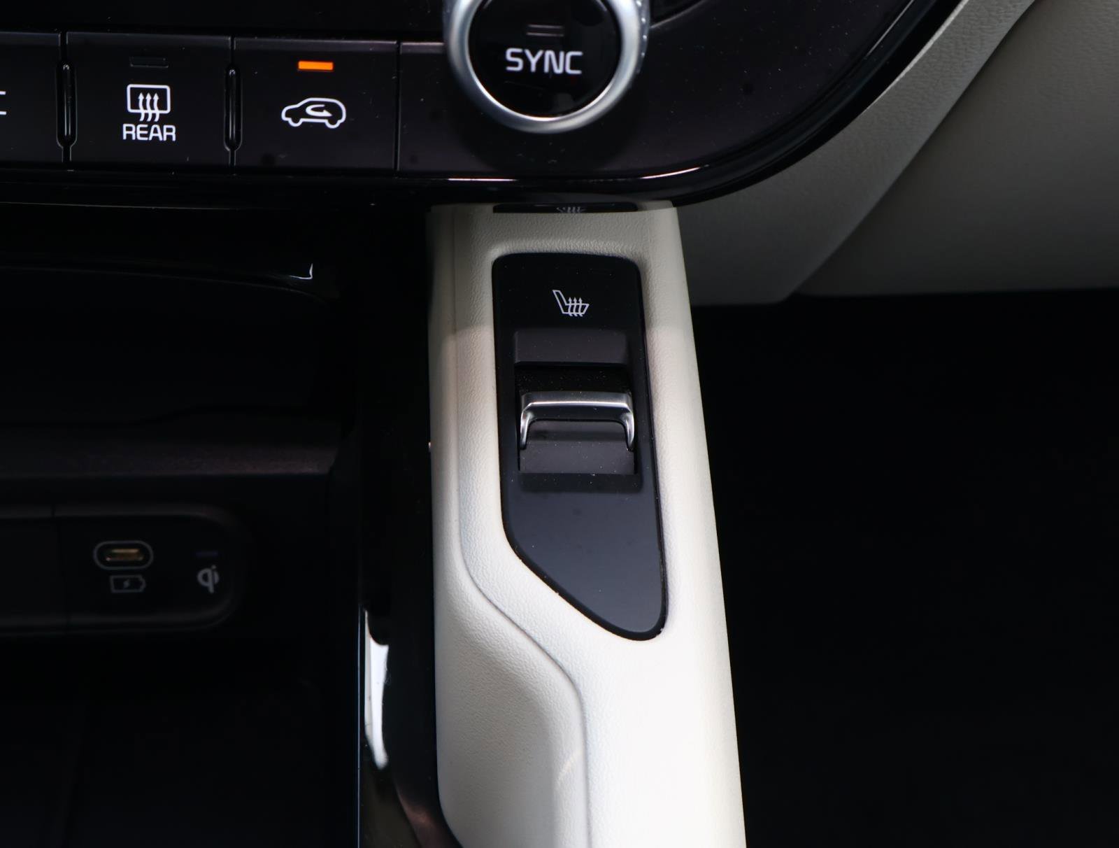 2025 Kia Telluride S - Photo 25