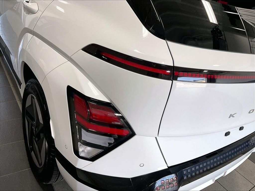 Used 2024 White Hyundai Limited image 32