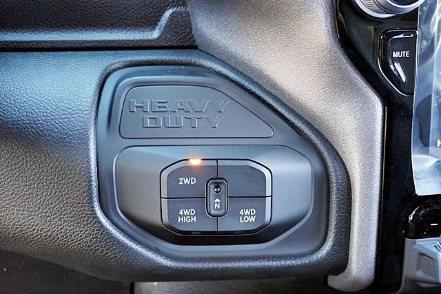 New 2026 Granite Crystal Metallic Clear-Coat Exterior Paint RAM Tradesman image 36