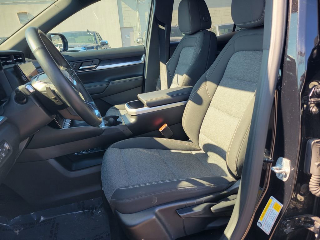 2025 GMC TERRAIN - Image 8