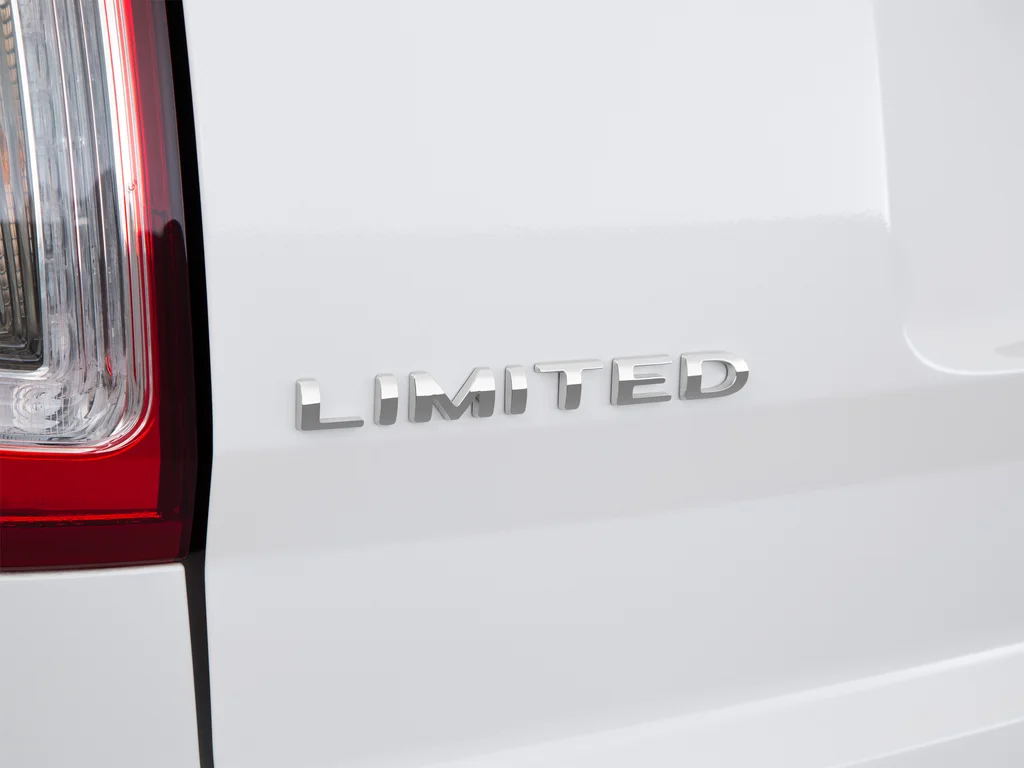Used 2015 White Ford Limited image 60