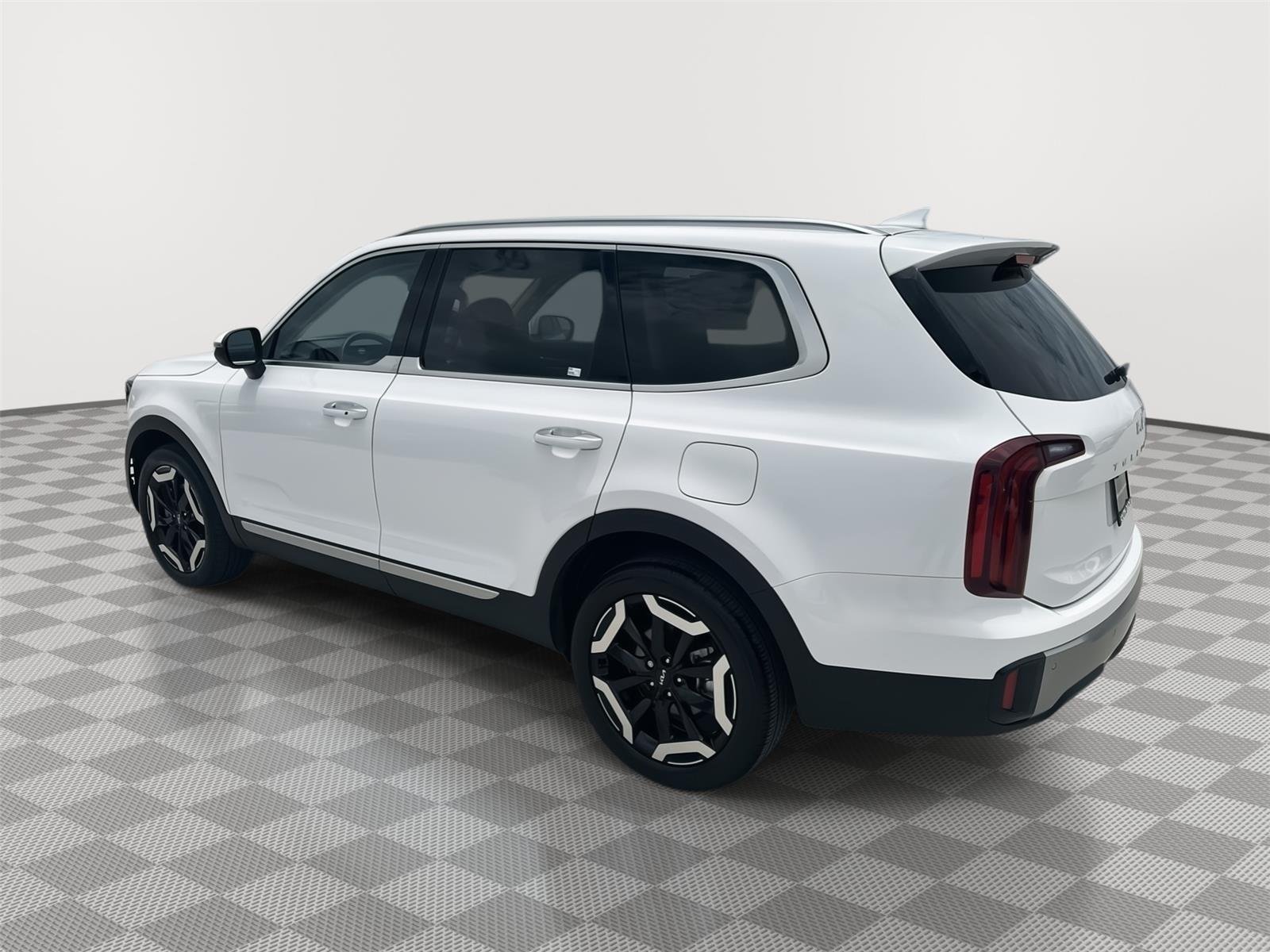 Certified Used 2025 Glacial White Pearl Kia S image 6