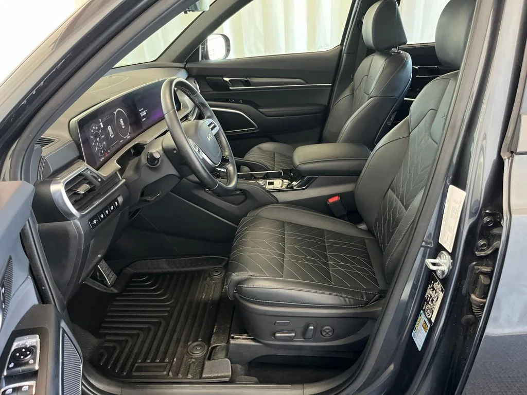 Used 2023  Kia SX image 4