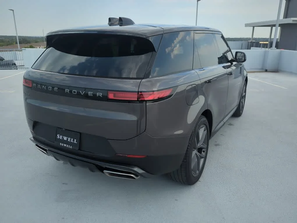 Used 2025 Charente Grey Premium Metallic Land Rover SE image 6