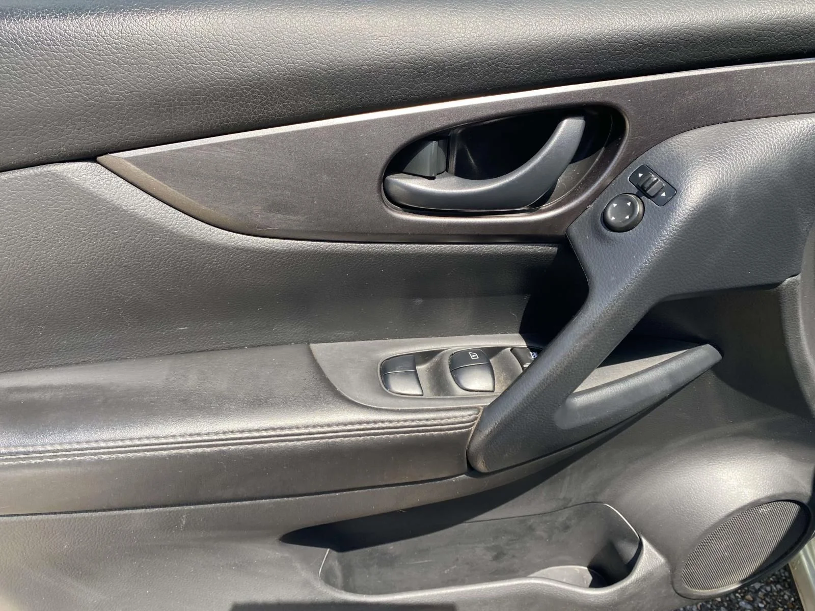Used 2021 Silver Nissan S image 14
