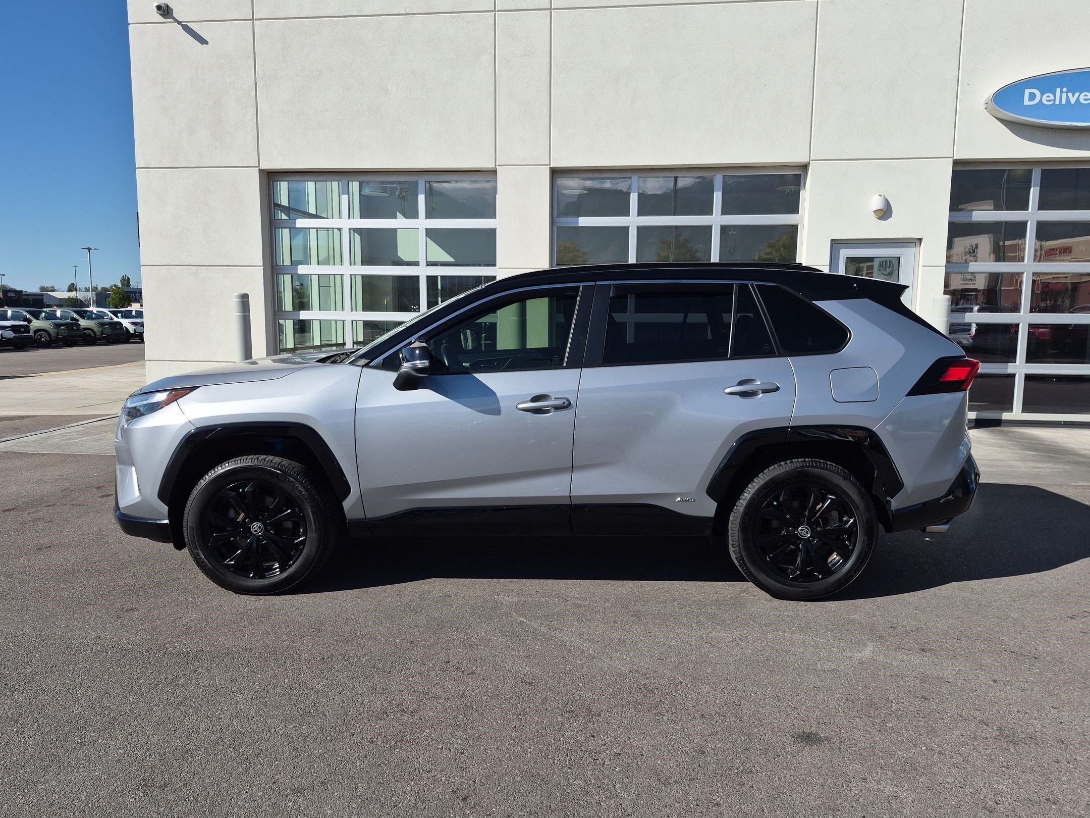 2023 Toyota RAV4 XSE - Photo 7