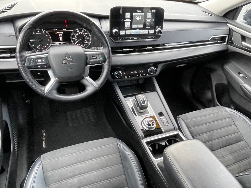 2024 Mitsubishi Outlander SE - Photo 12