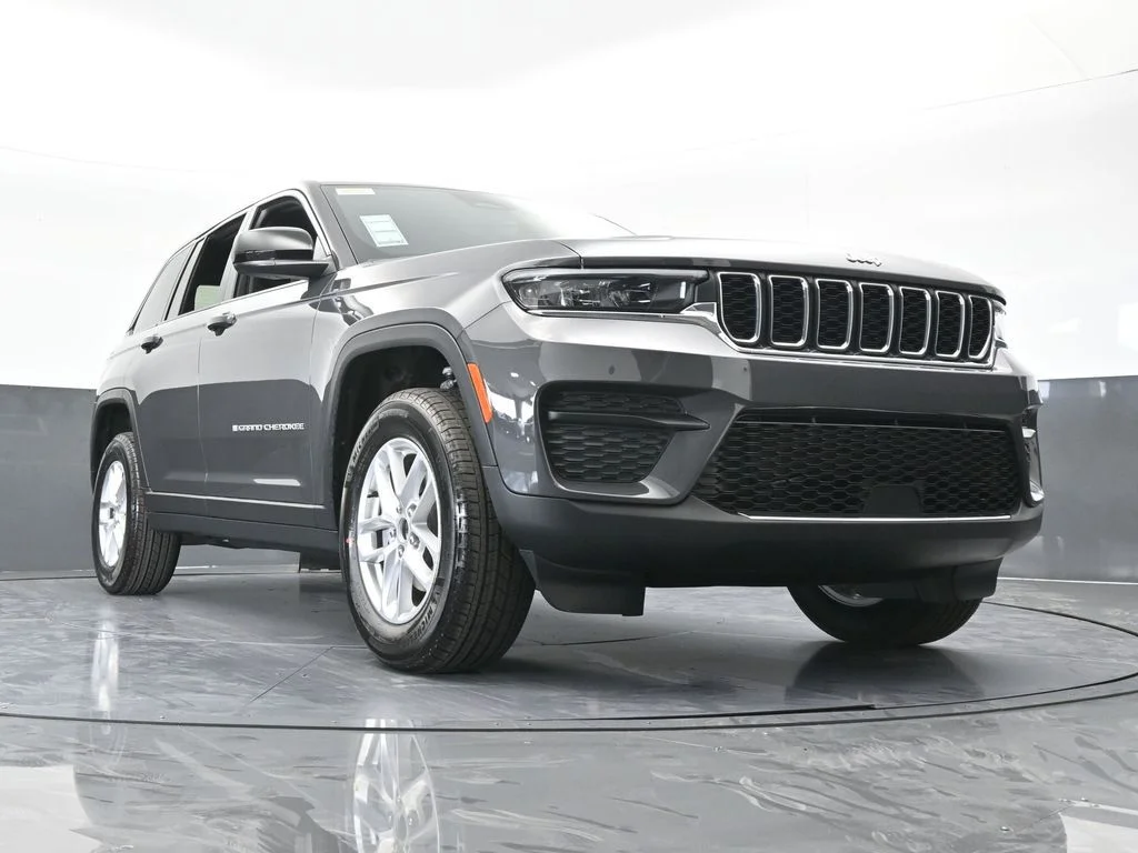 New 2026 Baltic Gray Metallic Clearcoat Jeep Laredo X image 61