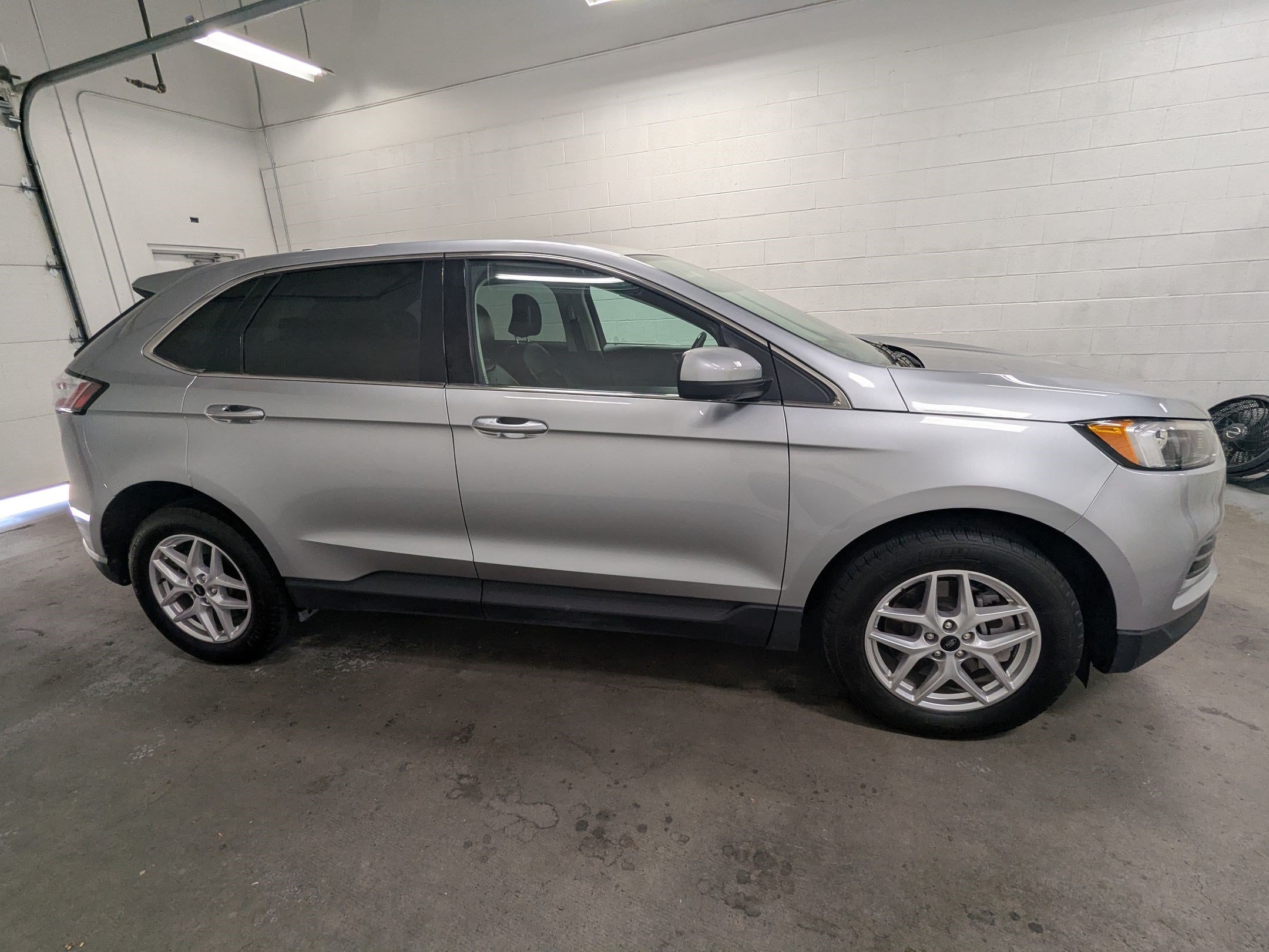 Used 2023 Silver Metallic Ford SEL image 3