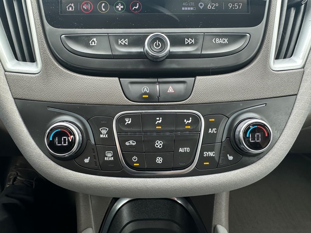 Used 2022 Gray Chevrolet LT image 18