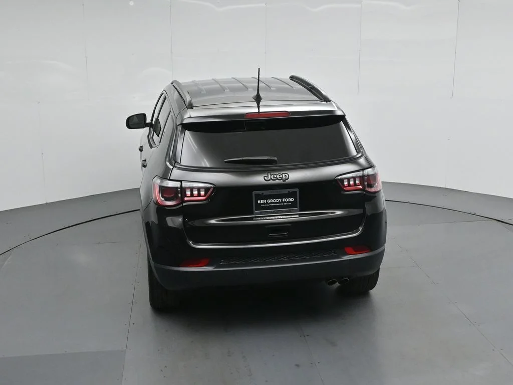 Used 2022 Black Jeep Altitude image 37