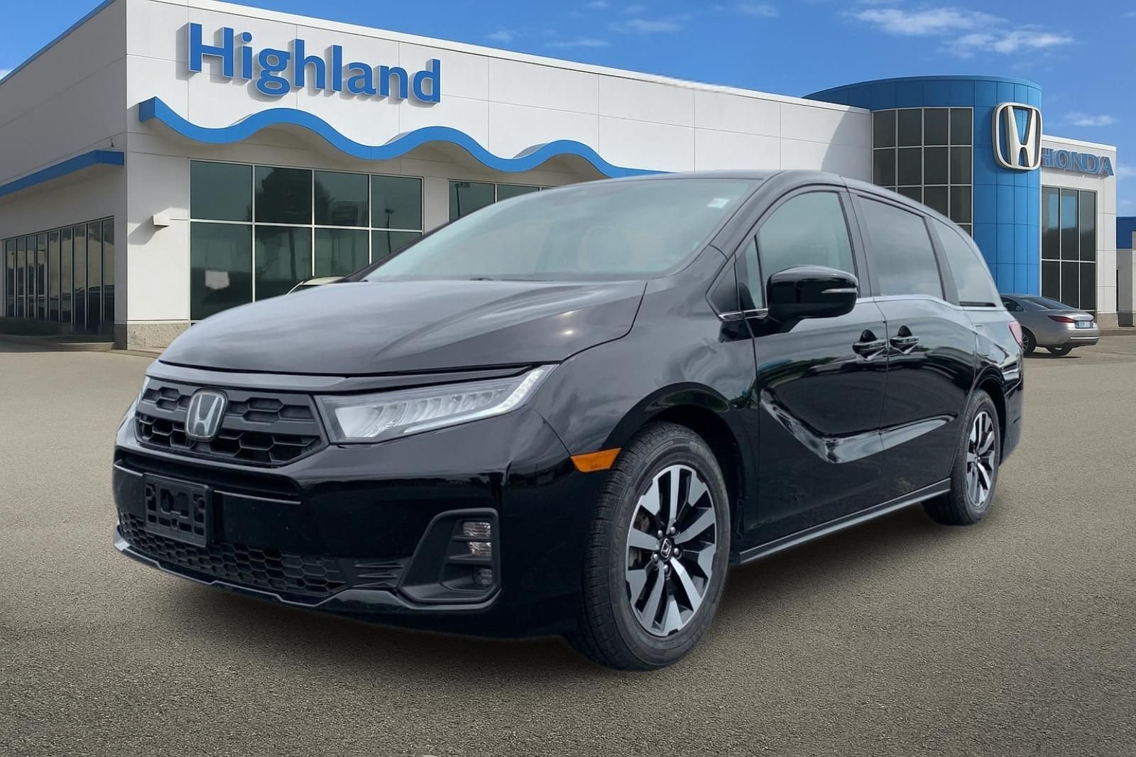 Certified Used 2025  Honda EX-L image 1
