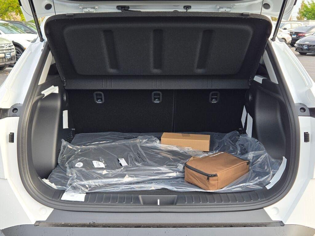 New 2026 Atlas White Hyundai SEL Premium FWD image 15