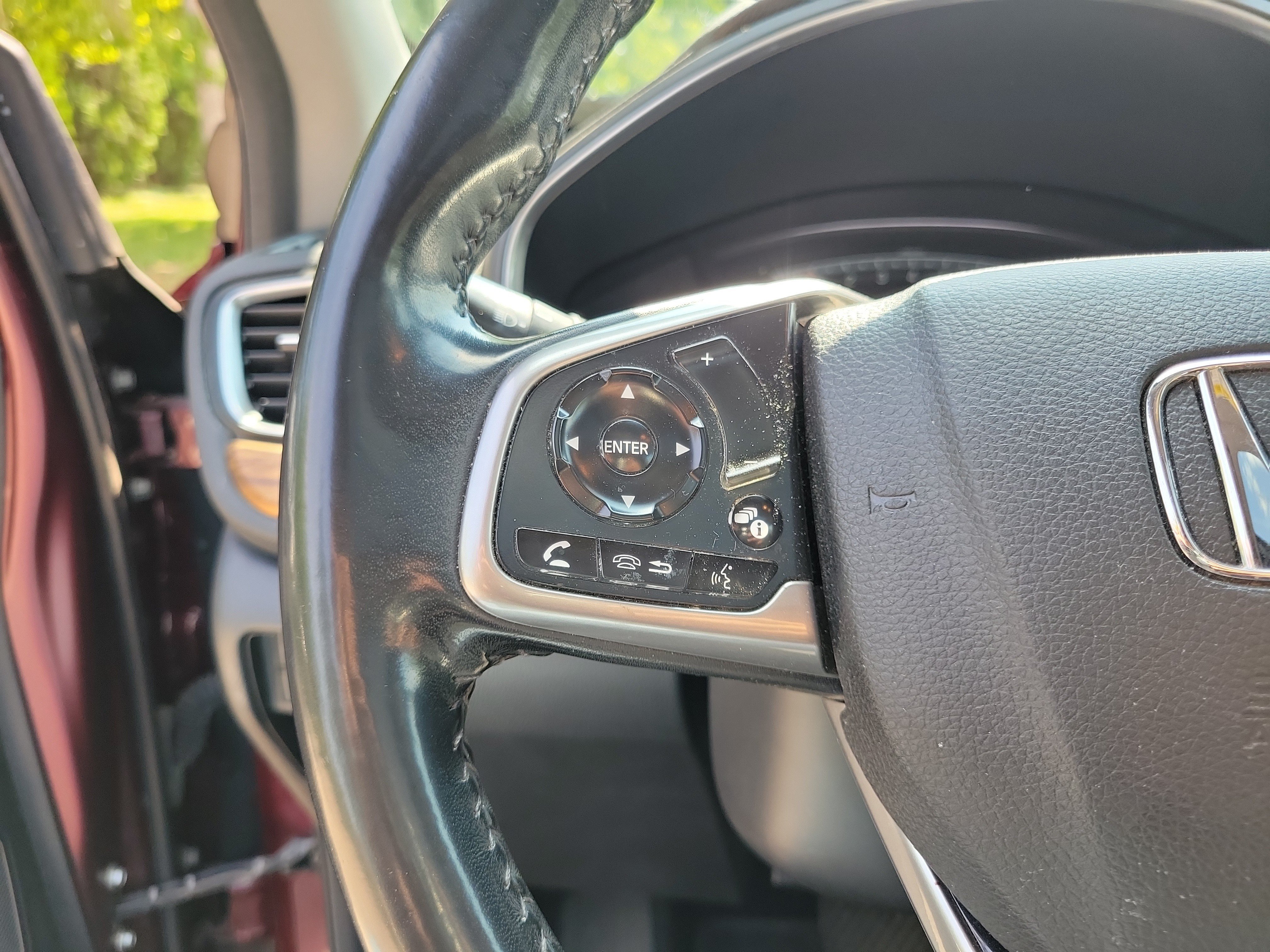 Used 2019 Basque Red Pearl II Honda Touring image 22