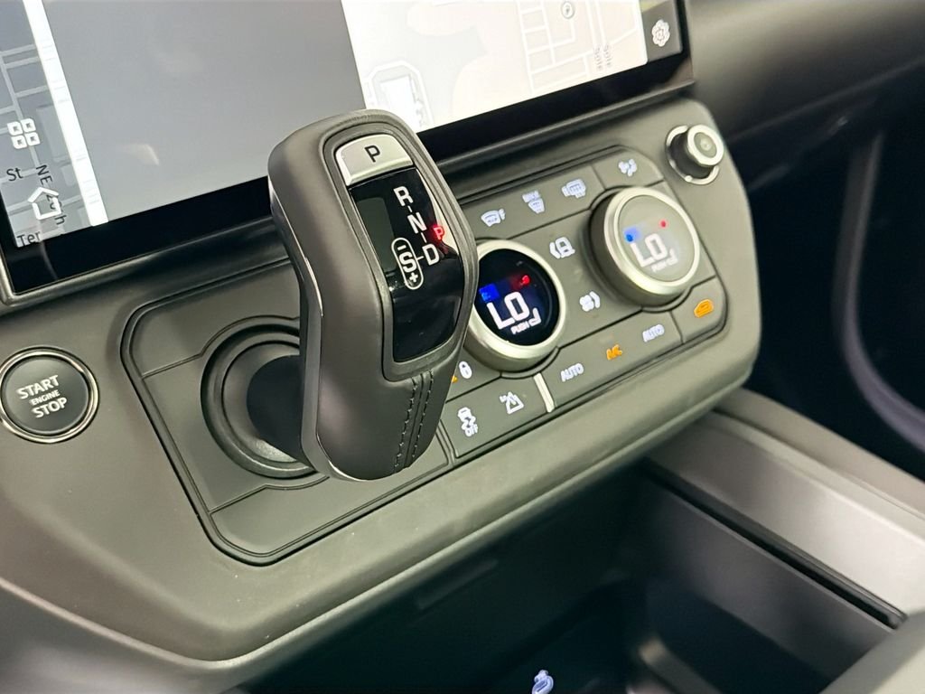 New 2026 Fuji White Land Rover X-Dynamic SE image 17