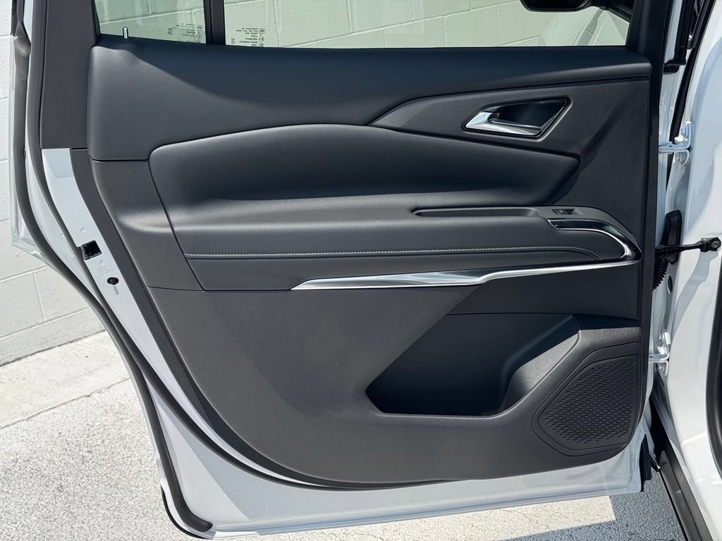 New 2026 Summit White Chevrolet LT image 19