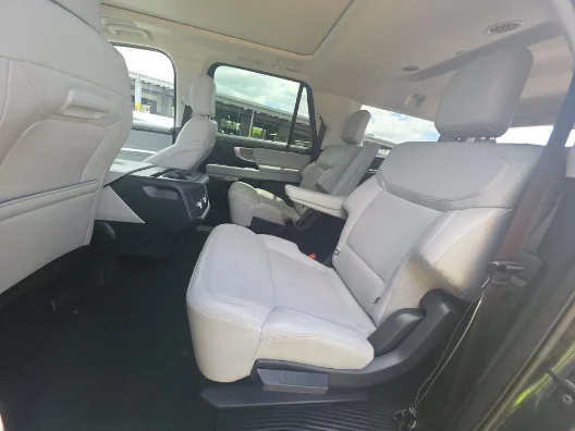 Used 2025 Blue Ford Platinum image 3