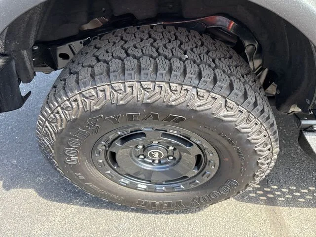 Used 2025 Gray Ford Badlands image 13