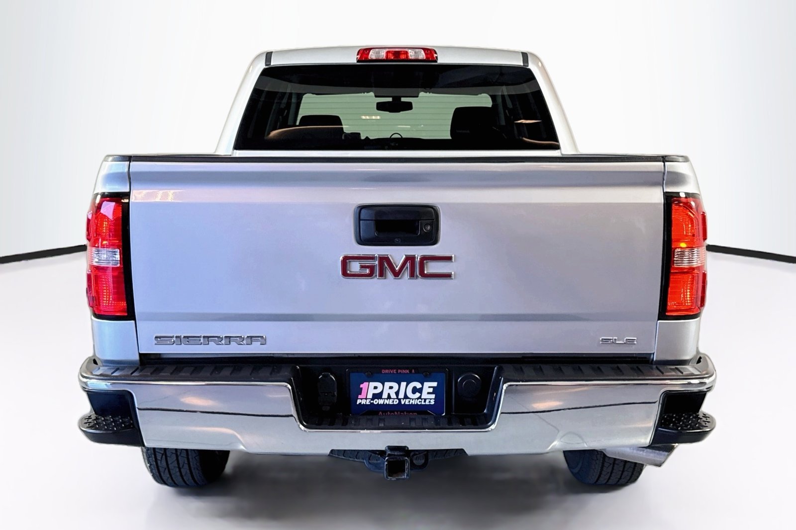 Used 2018 Quicksilver Metallic GMC SLE image 6