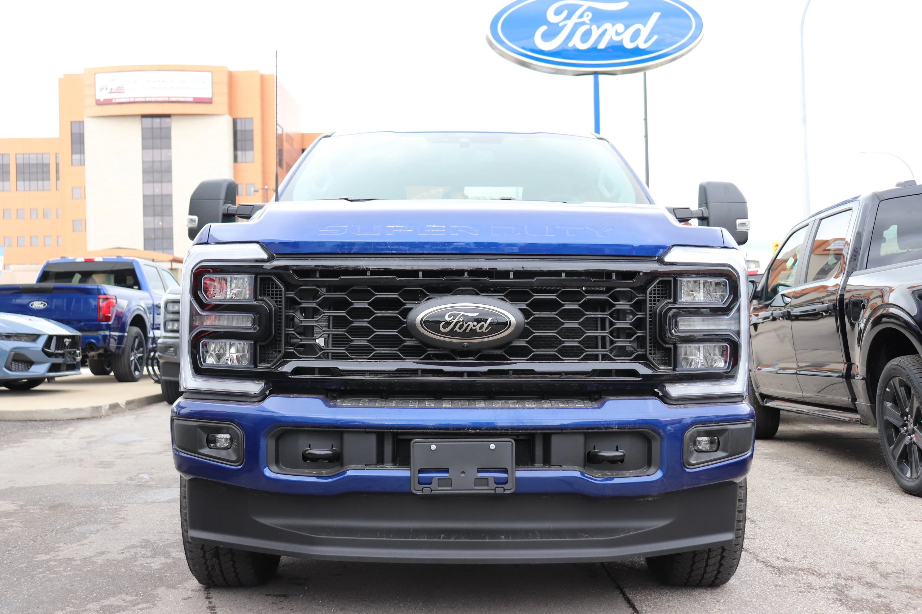 New 2026 ARGON BLUE METALLIC Ford XLT image 2
