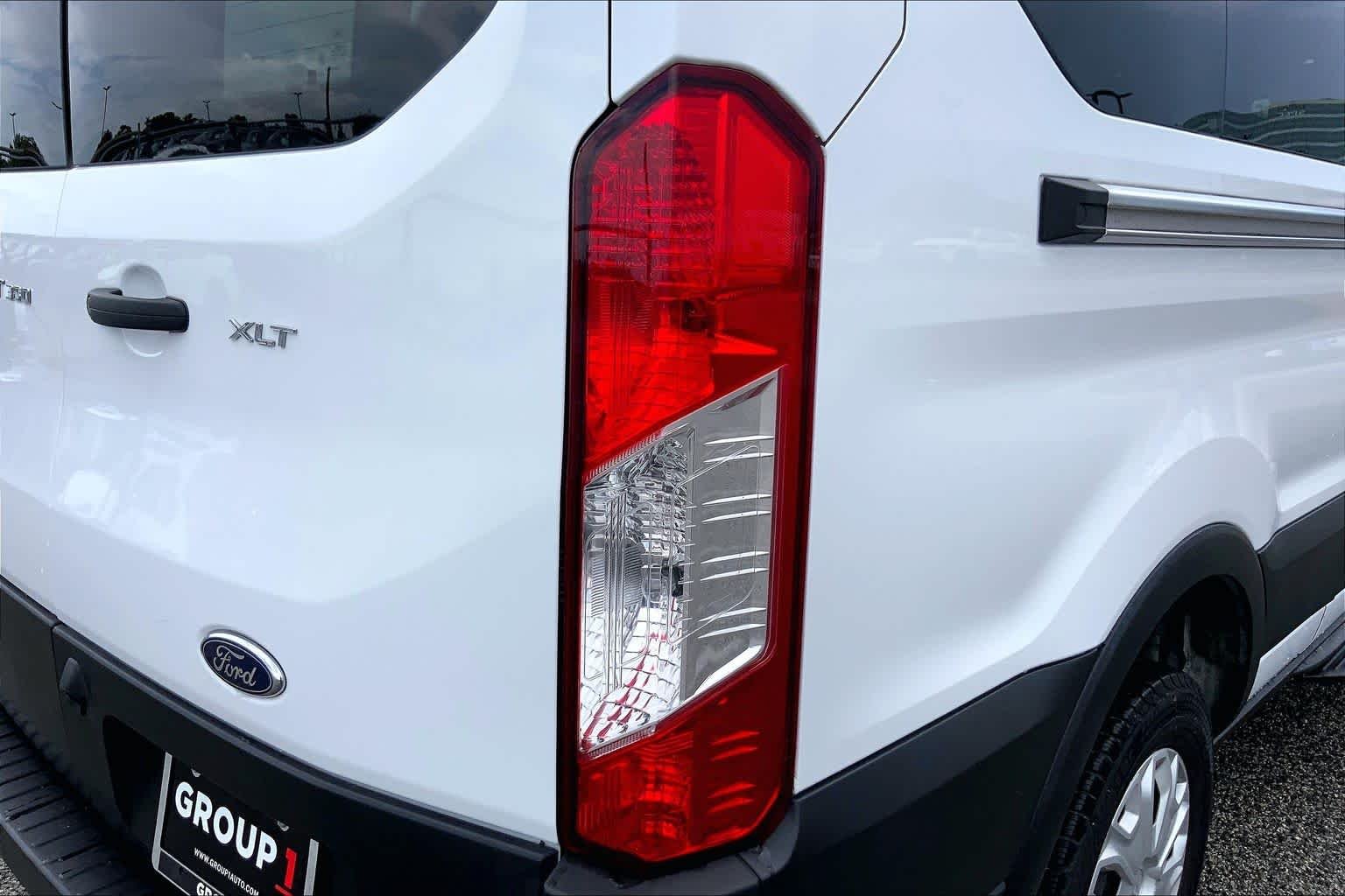 Used 2025 Oxford White Ford XLT image 29