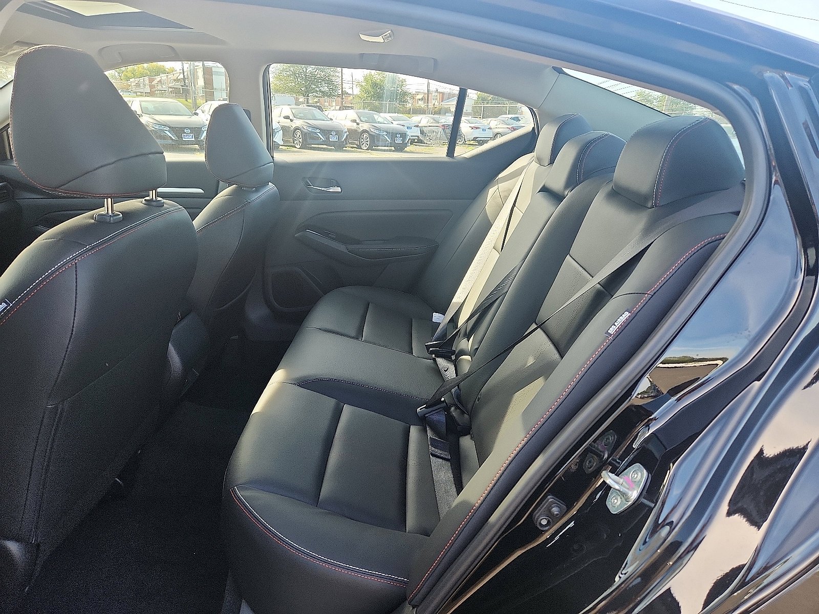 2025 Nissan Altima SR - Photo 6