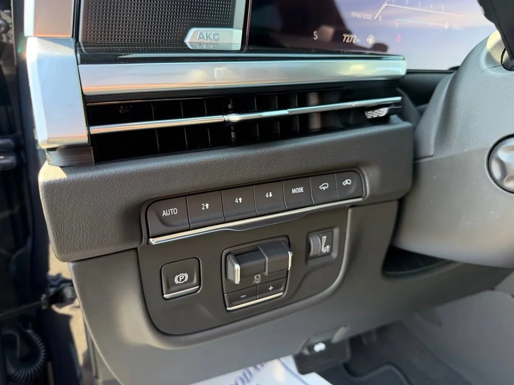2025 Cadillac Escalade Premium Luxury - Photo 16
