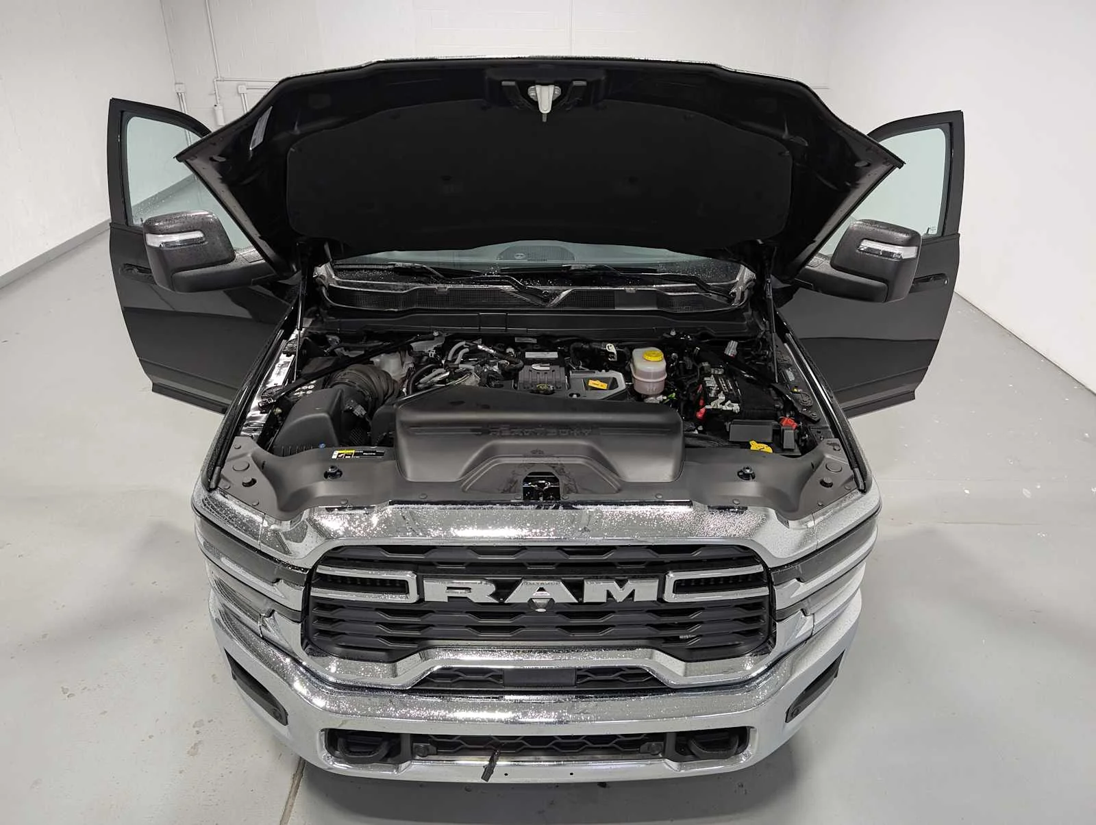 Used 2025 Diamond Black Crystal Pearlcoat Ram Tradesman image 12