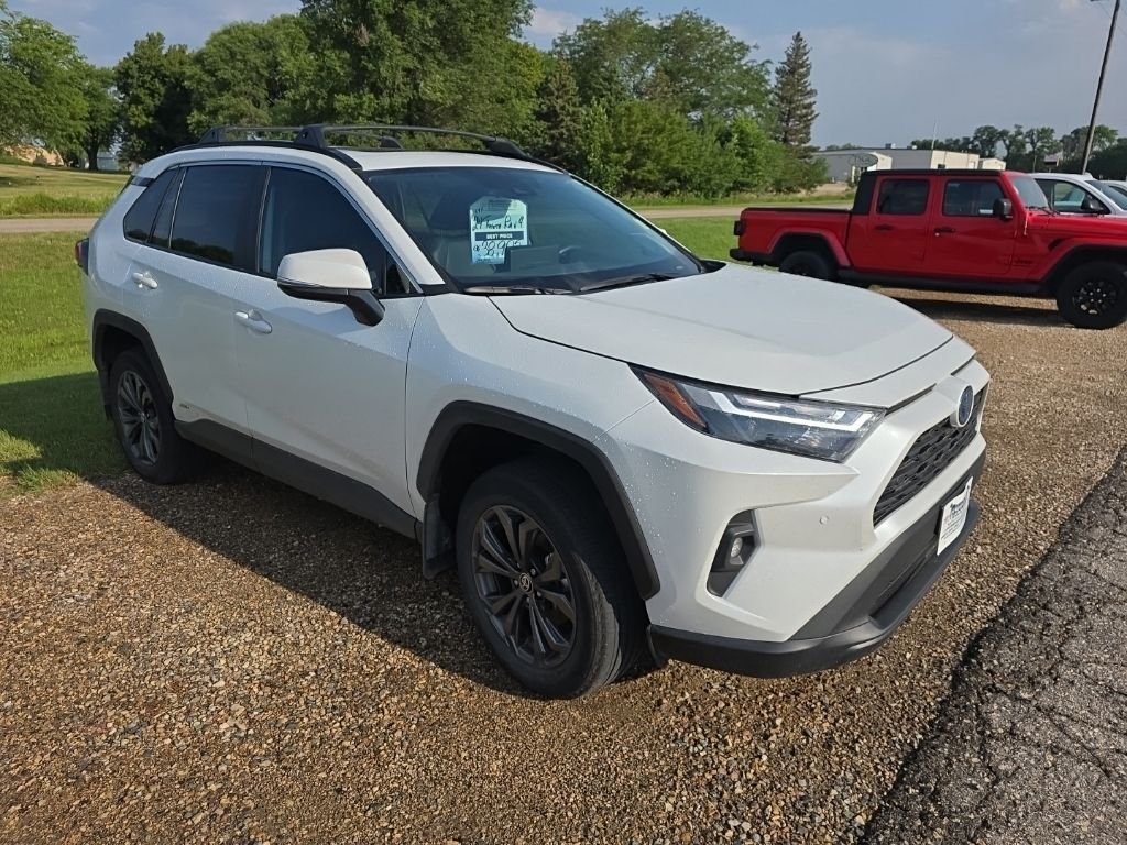 Used 2024 Beige Toyota XLE Premium image 2