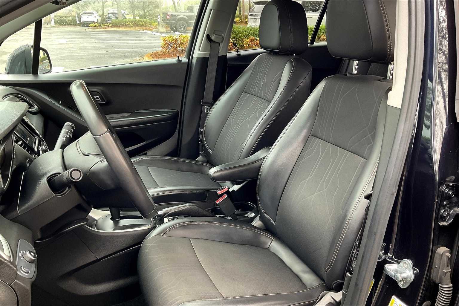 2022 Chevrolet Trax LT - Photo 24