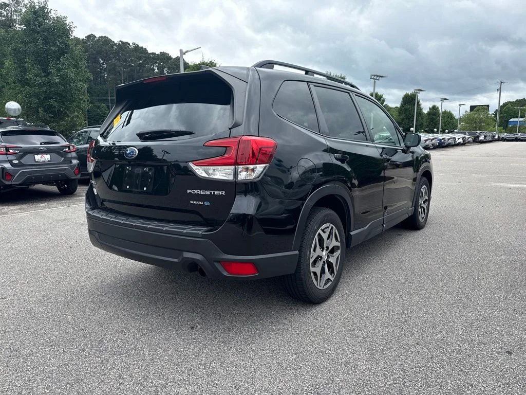 Used 2020 Black Subaru Premium image 5