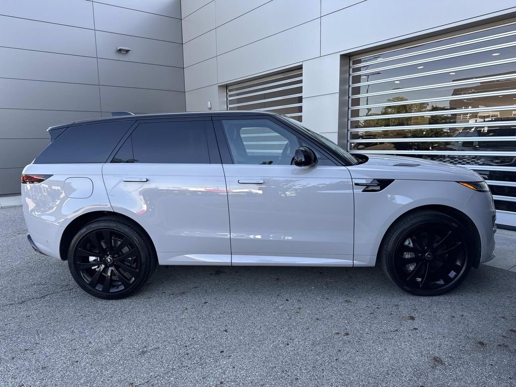 Used 2025 Gray Land Rover Dynamic SE image 9