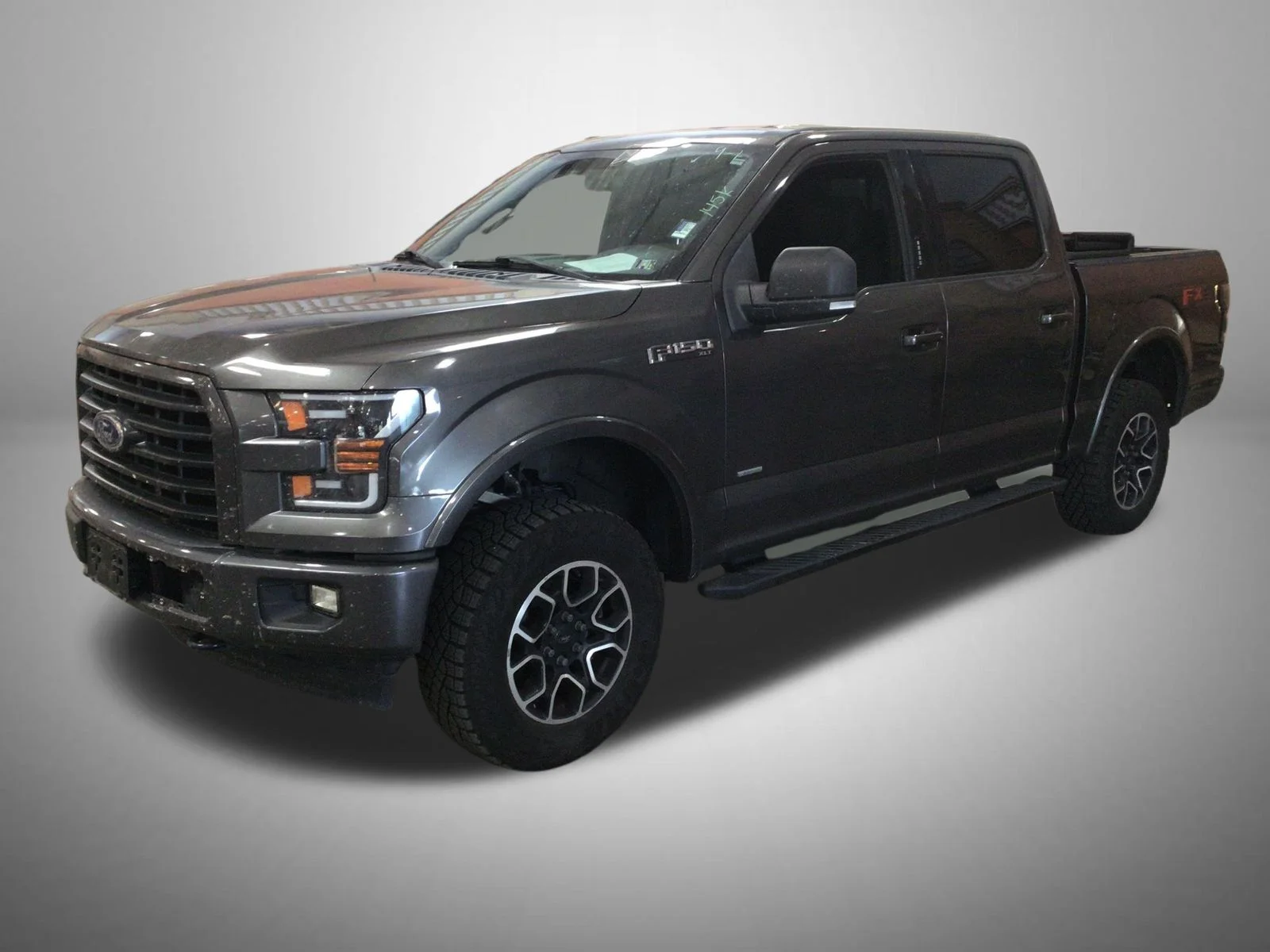 Used 2017 Gray Ford XLT image 1
