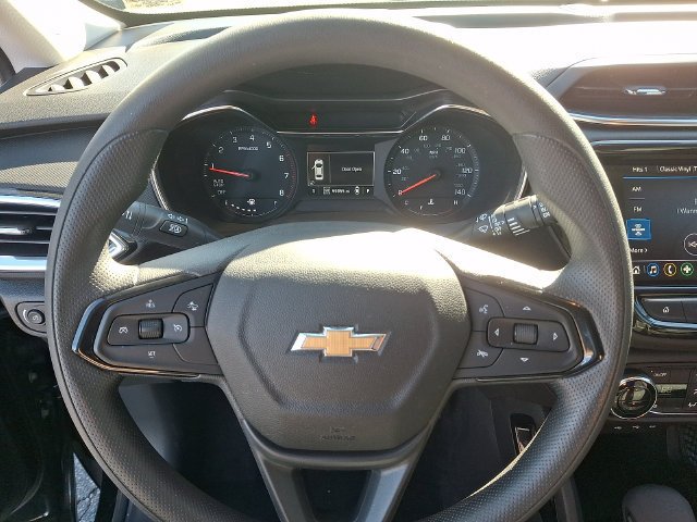 Used 2023 MOSAIC BLACK METALLIC Chevrolet LT image 19