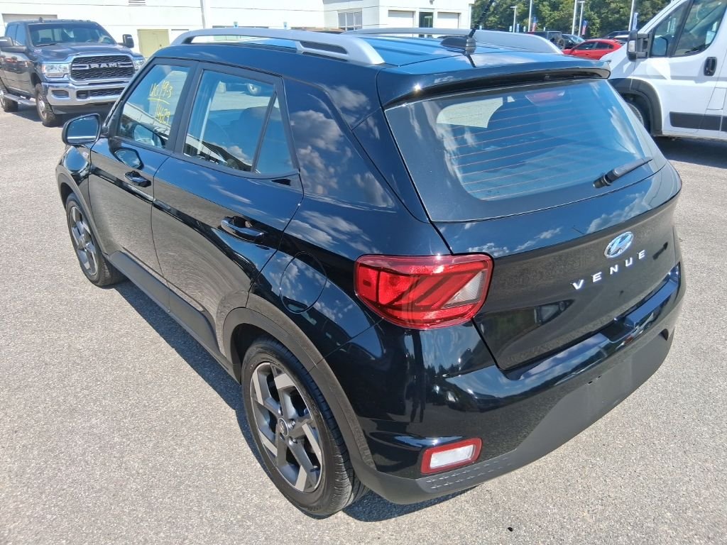 Used 2026 Black Hyundai SEL image 3