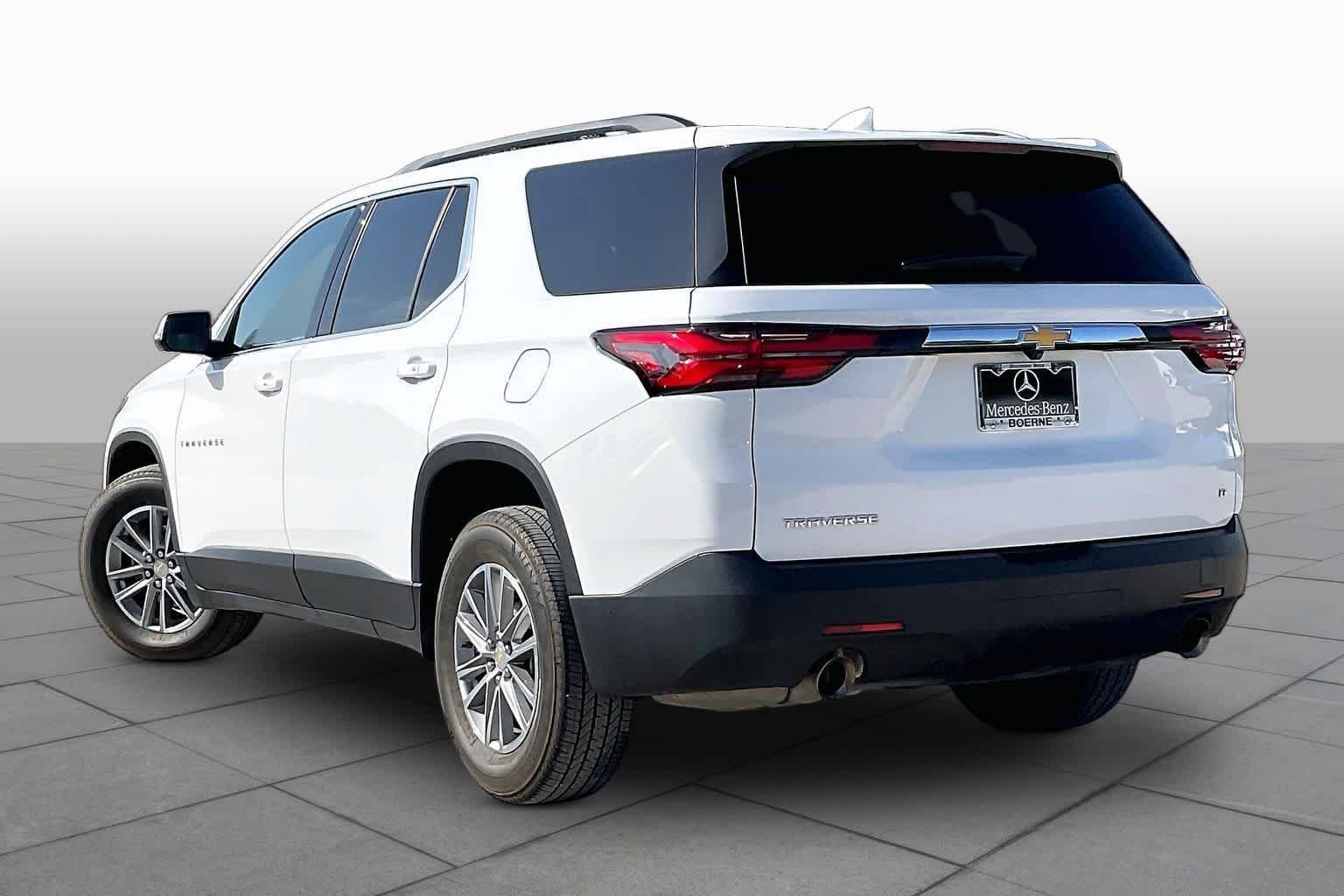 Used 2023 Summit White Chevrolet LT Cloth image 11