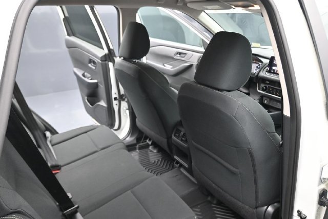 Used 2024 Glacier White Nissan S image 18