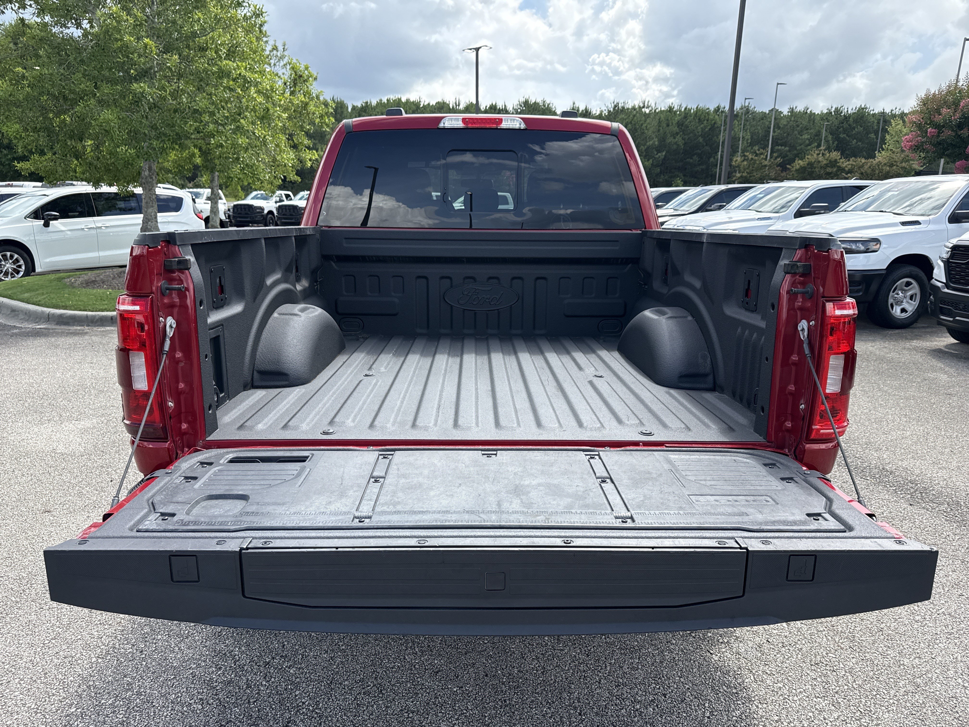 Used 2022 Red Ford XLT image 18
