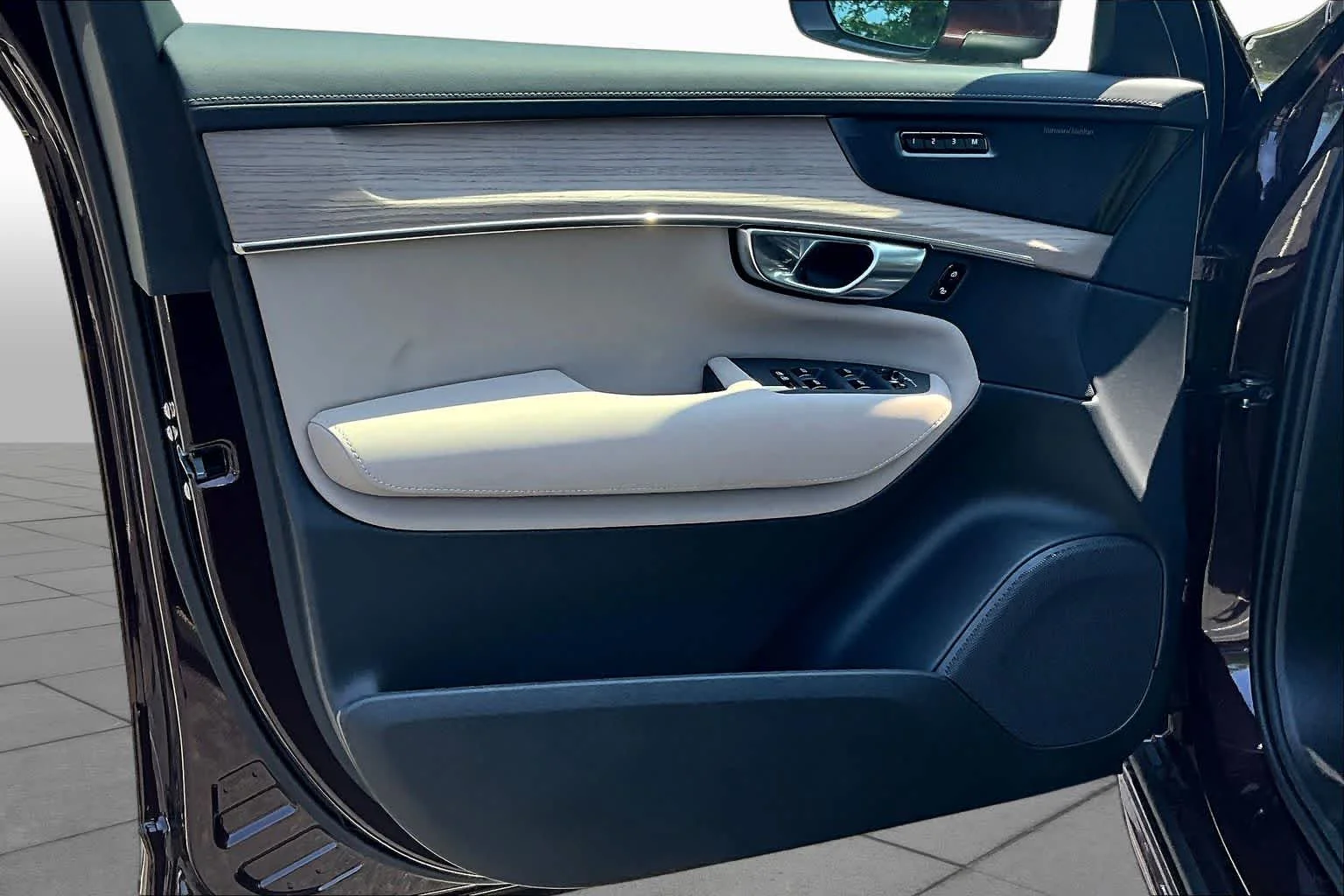 2026 Volvo XC90 Plus - Photo 11